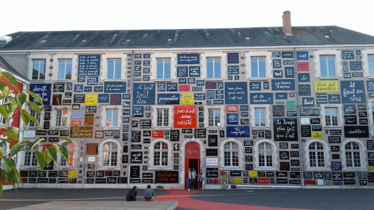 Les Hirondelles Bed & Breakfast Onzain Bagian luar foto