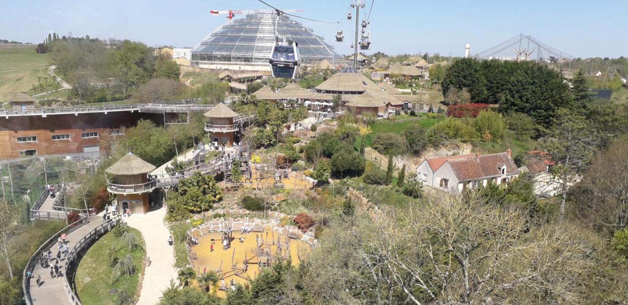 Les Hirondelles Bed & Breakfast Onzain Bagian luar foto